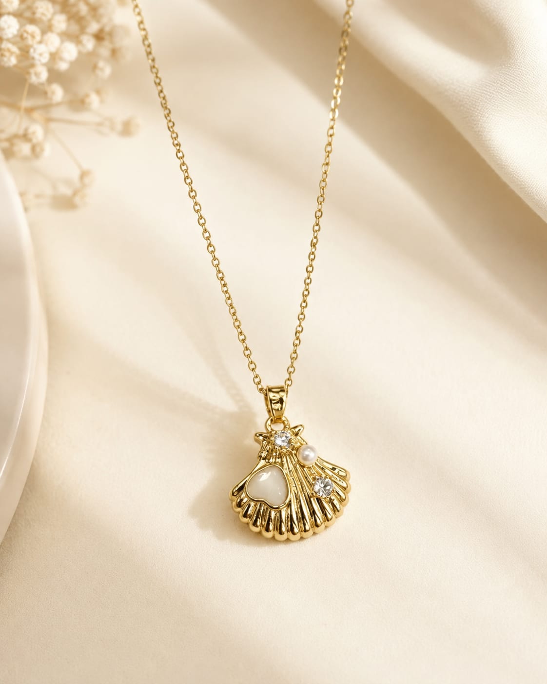 Golden Seashell Pearl Necklace