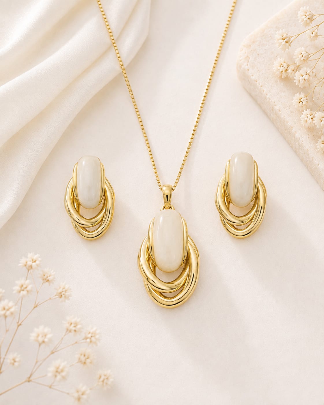 Stylish Oval Pearl Golden Jewelry Set